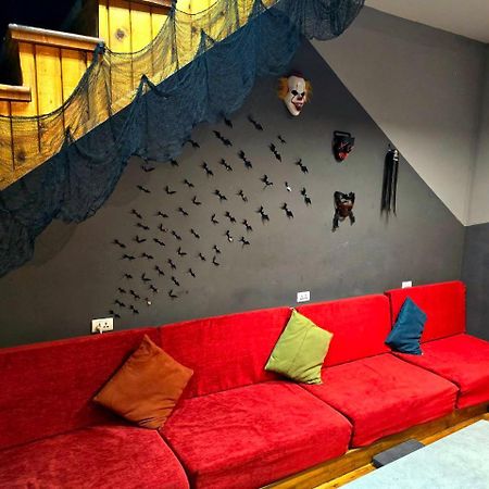 Scary Hostel Tbilissi Extérieur photo