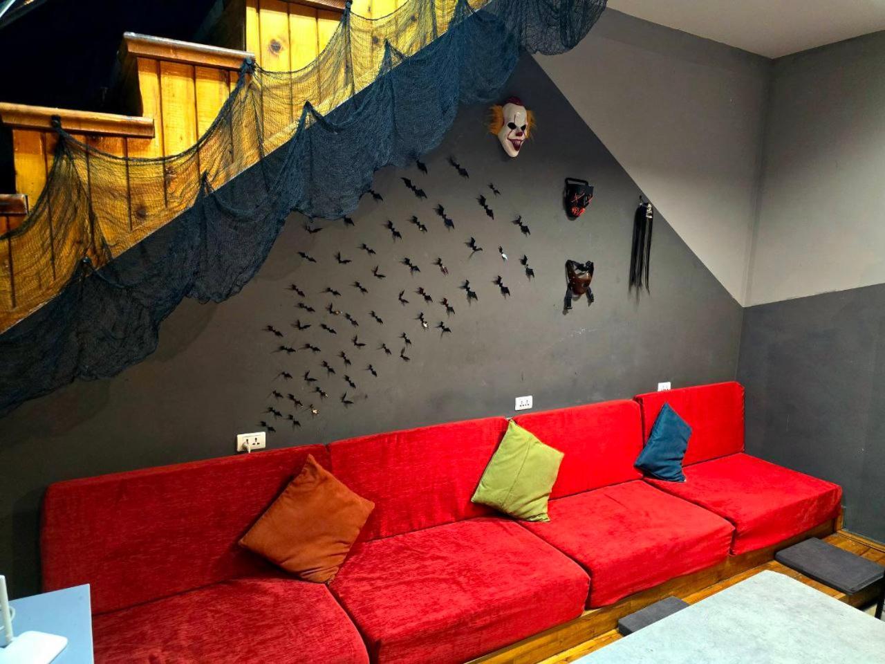 Scary Hostel Tbilissi Extérieur photo